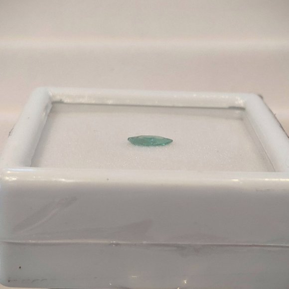 Emerald Loose Gemstone - Picture 2 of 2